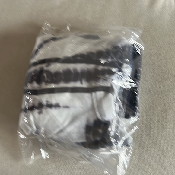 NWT Women’s Bamboo Spiral White/Indigo Tie-Dye French Terry Short Set - Picture 8 of 9